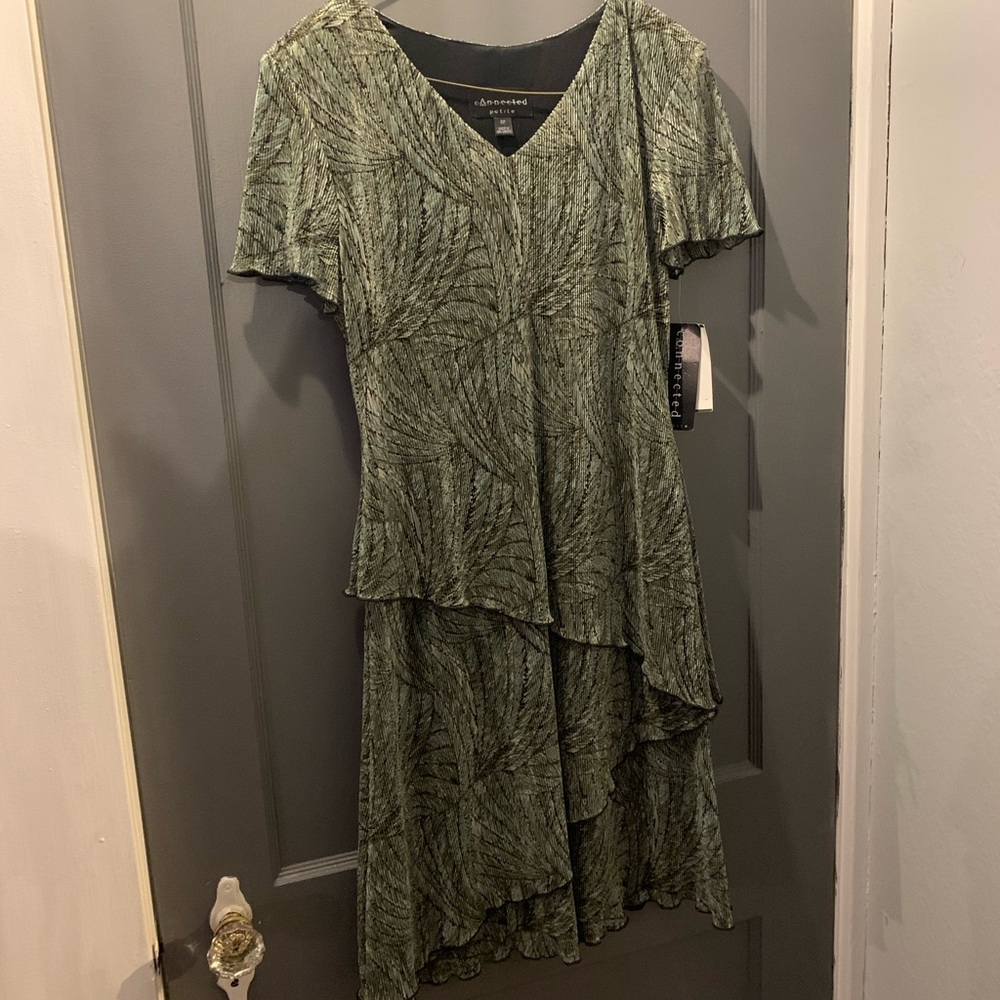 Women’s Petite Connected Green Layered Dress NWT